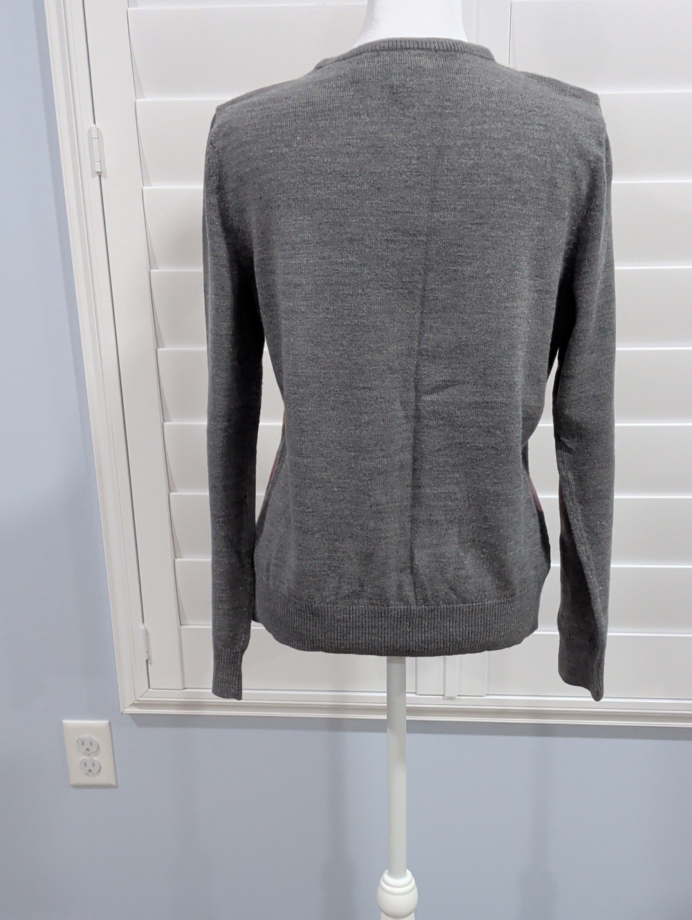 New York & Company Gray Argyle Cardigan with Pink & Orange Diamonds - Picture 4 of 5